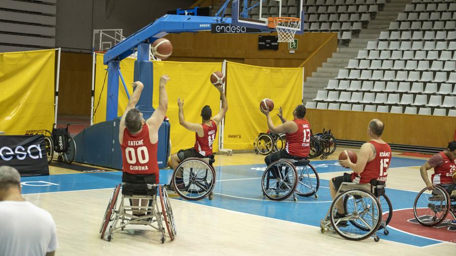 Renovamos sillas de ruedas para la nueva temporada de baloncesto del Rehagirona - Bàsquet Girona